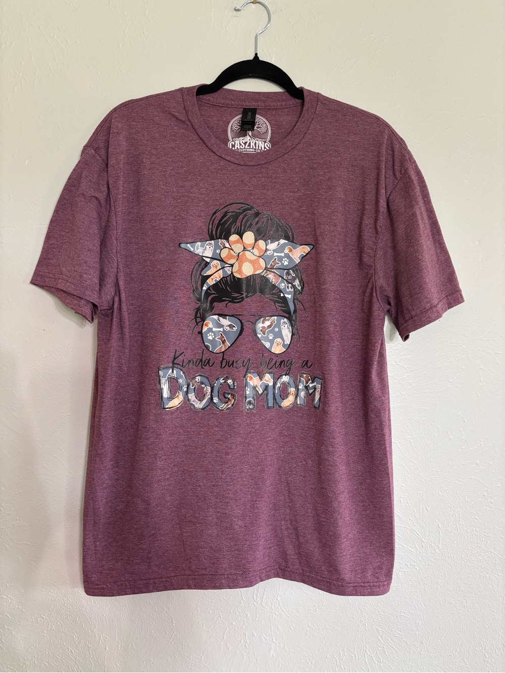 Gildan Heather Mauve 'Dog Mom' Graphic Tee